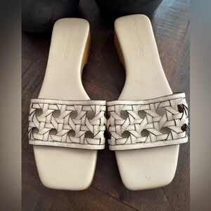 EUC Tory Burch Footwear Basketweave Clog New Cream SZ 8.5